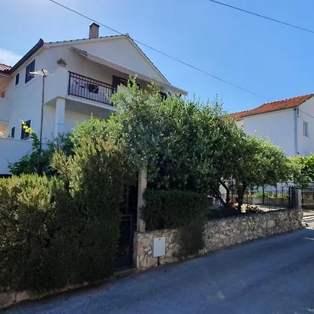 Apartment Romarin *