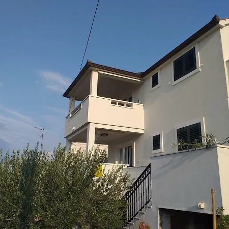 Apartment Romarin