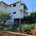 Apartment Romarin