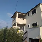 Apartment Romarin