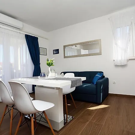 Romarin Apartament *